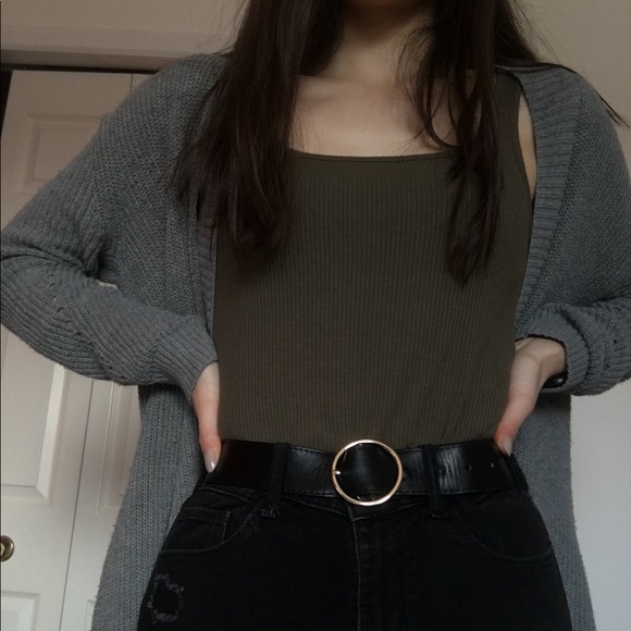 👚3/$15 Ribbed camo green bodysuit - Picture 2 of 3